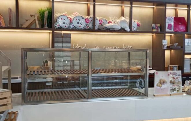 RT Pastry Kota Kemuning custom display and metalwork